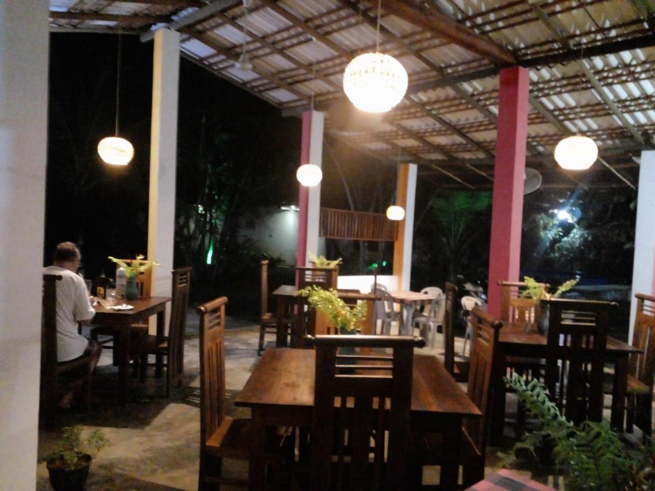 Jungle Restaurant And Villa Unawatuna Εξωτερικό φωτογραφία